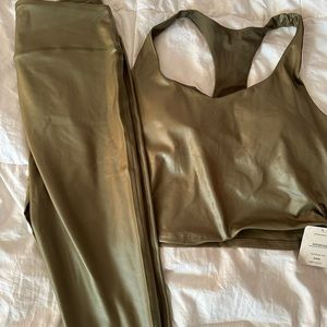 Fabletics The Khloe edit liquid shine set